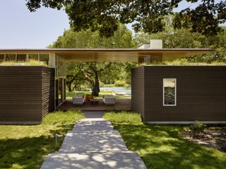 Top 4 Homes of the Week That Welcome You With Sleek Entryways - Photo 1 of 4 -