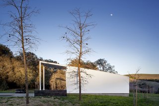 Guide to 7 Main Types of Roofs and What You Need to Know About Them - Photo 10 of 15 - An oversized shed roof covers both the interior of a pool pavilion and an open front porch on a ranch in California.