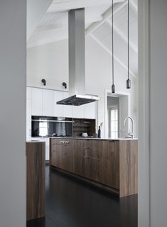 The Whole House System That Unifies Every Room - Photo 2 of 8 - Henrybuilt works with clients to choose a material palette that resonates with the rest of the home.