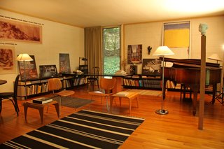 With $1 Million, You Can Save Philip Johnson’s First Commissioned House - Photo 4 of 9 - Landis Gores, a fellow member of the Harvard Five, collaborated with Johnson about the finer details; the two would picnic on the site.