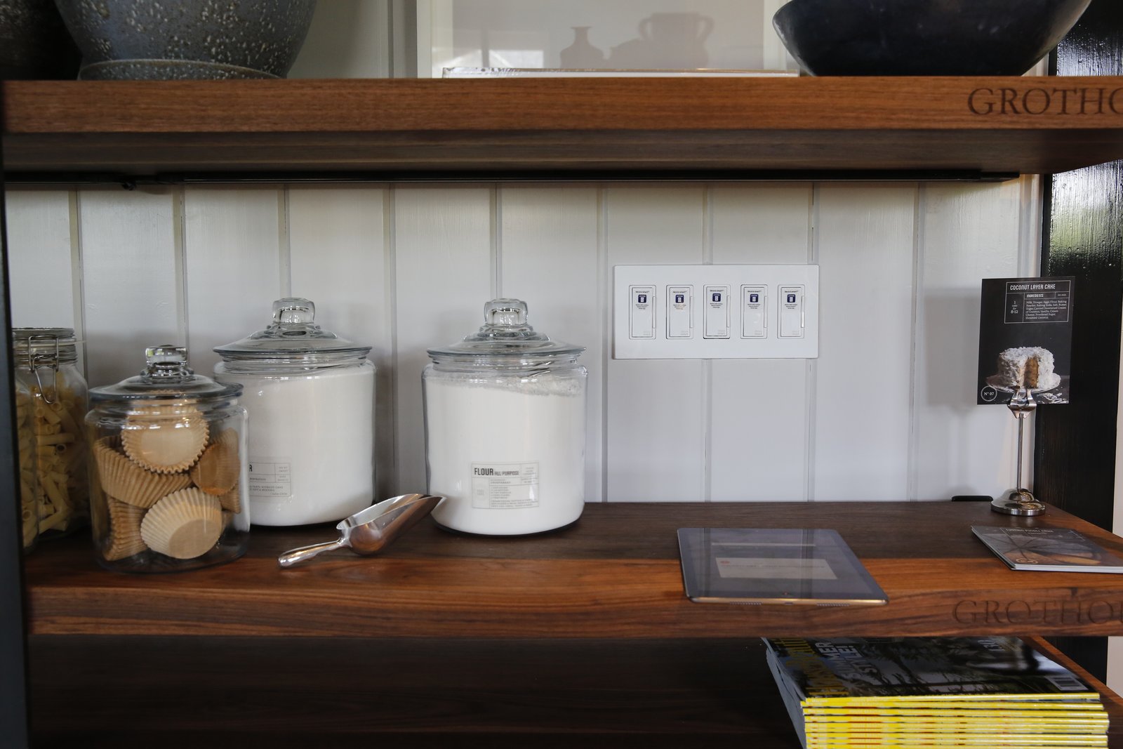 Leviton Decora Smart™ replaces old dimmers and switches with a host of functionalities while preserving the classic interface, meaning there's no learning curve for the user. Everything is customizable, from the LED on the dimmer itself, to the speed with which lights grow or lessen in intensity, to maximum and minimum limits to brightness.