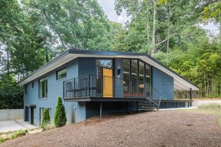 Elegantly Renovated, a Midcentury Home in Raleigh Asks $975K - Photo 2 of 13 -