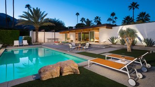 8 Iconic Houses in Palm Springs, California - Photo 2 of 8 - Donald Wexler’s name is pretty synonymous with Palm Springs architecture and his 1957 Florsheim/Leff House is one of the best expressions of that. With post and beam architecture and expansive windows, the two-bedroom house is picture perfect for California indoor/outdoor living.
