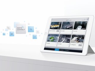 Kitchen News and Trends from Cologne - LivingKitchen 2017 - Photo 1 of 7 - Today we can send photos of the fridge contents to the smartphone to help with the shopping, or leave it to the dishwasher or washing machine to automatically calculate the correct programme just with a few clicks of a button. With smarthome systems, such scenarios are no longer just a dream of the future. 