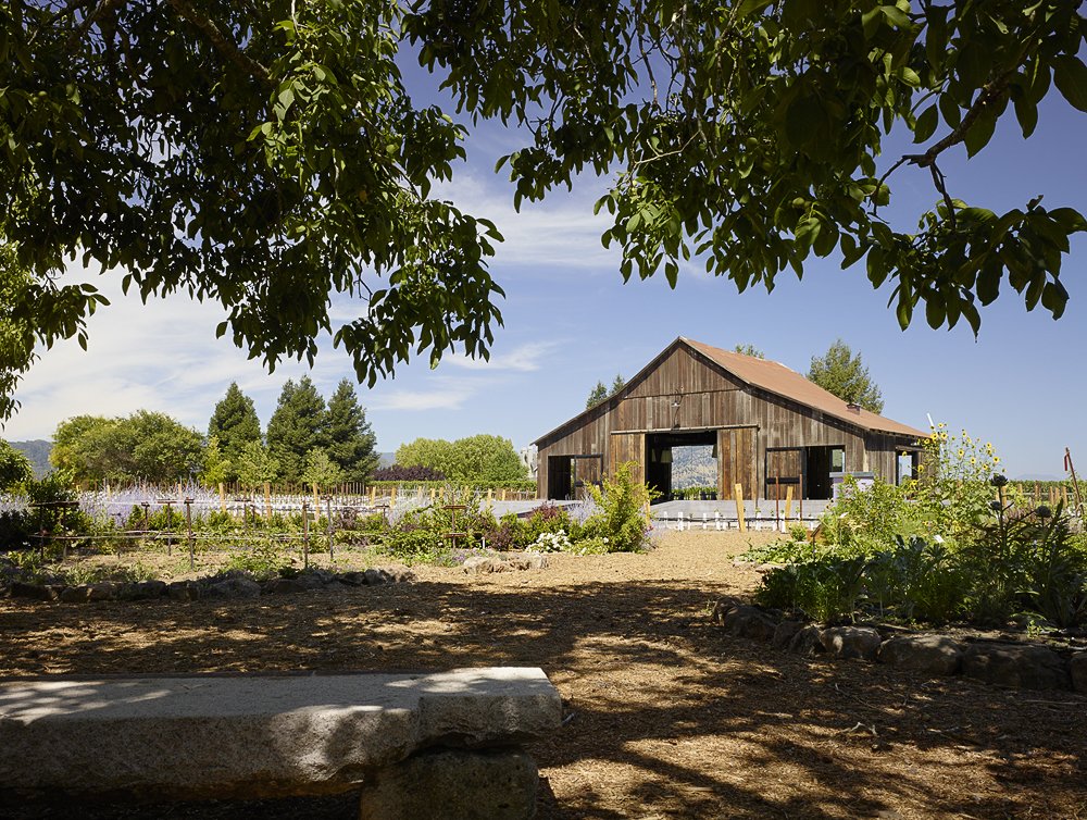 Napa Vineyard Barn Modern Home in Napa, California by William Duff… on