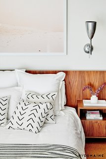 Inside Fitness Mogul Lorna Jane's Elegant L.A. Retreat - Photo 23 of 29 - Cover photo by Jenna Peffley for MyDomaine; Styling by Kate Martindale; Design by TwoFold LA