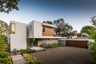 Located on a 16,000-square-foot property, this 8,550-square-foot contemporary home enjoys both ocean and golf course views. 