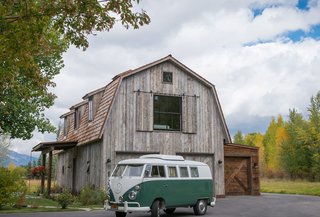 Guide to 7 Main Types of Roofs and What You Need to Know About Them - Photo 4 of 15 - Similar to a gabled roof in its association with colonial architecture and barns, a gambrel roof takes advantage of more head height in the attic floor, which can be further maximized with dormers.