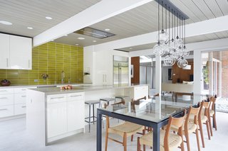 How the Colors in Your Kitchen Affect Your Appetite - Photo 5 of 11 - Renovated Eichler Kitchen and Dining Space