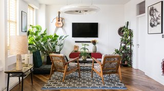 Soak Up the Creative Vibes of London’s East End at One of These Rental Homes or Hotels - Photo 6 of 9 - Indoor graffiti, wacky artwork, colors that pop, a red "papa bear" lounge chair, and a 3,000-square-foot living area are just some of the reasons why The King of Shoreditch is a one of the most sought-after holiday rentals in the artsy neighborhood of Shoreditch.