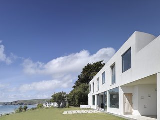 An Architect's Big “Little Cottage” That You Can Rent on the South Coast of Cornwall - Photo 10 of 10 -