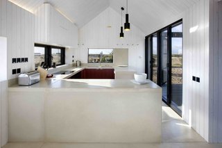 6 British Vacation Homes You Can Stay in That Were Designed by Renowned Architects - Photo 10 of 12 - 