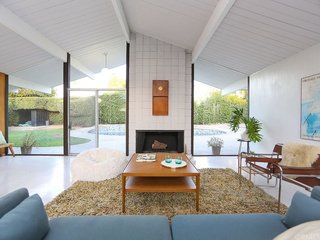 10 Timeless Midcentury-Modern Homes - Photo 9 of 10 - This Orange County Eichler, built in 1962, celebrates the indoor/outdoor, Southern California lifestyle with a skylight atrium, outdoor pool, and plenty of floor-to-ceiling windows.
