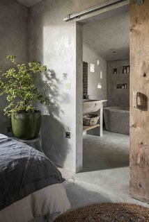 Hide Out in a Tiny Concrete-and-Shingle Cottage For Rent in Cornwall - Photo 8 of 12 -