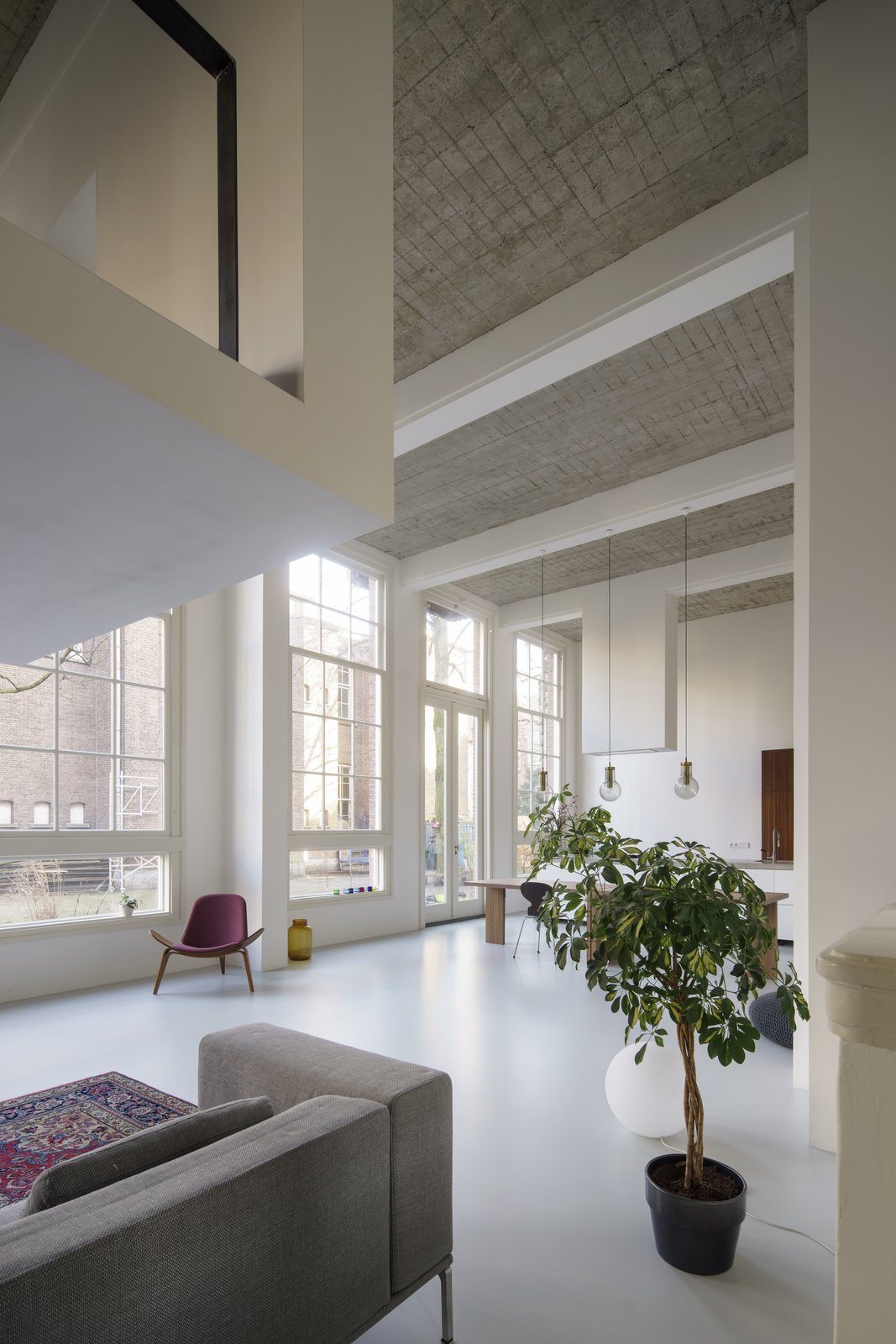16.4-feet-high ceilings allowed for the creation of new intermediate floors and intimate mezzanines.