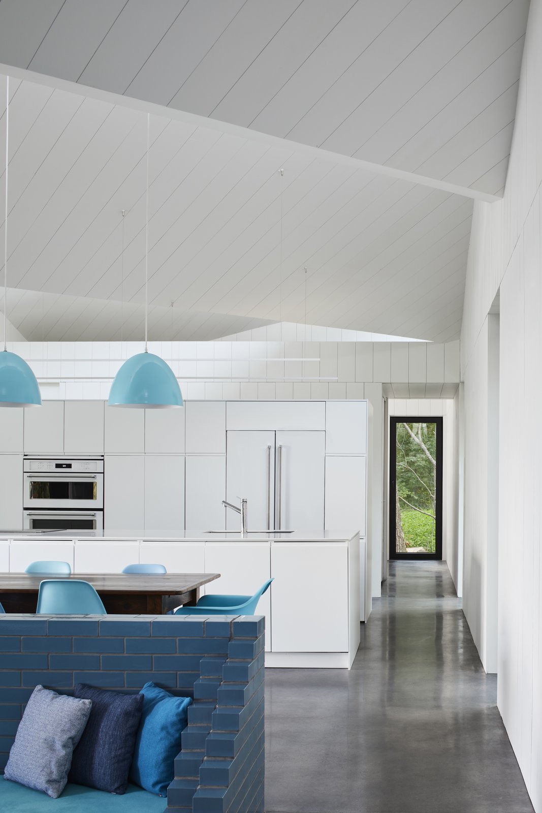 Glossy, dark-dyed, glossy concrete floors.