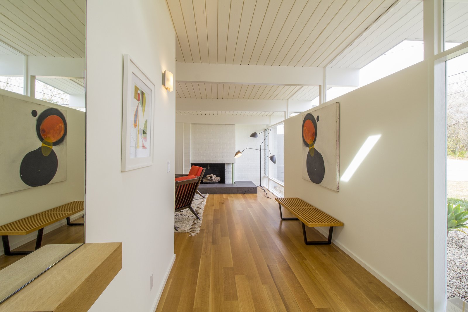 The floors of the common areas were fitted in white oak.