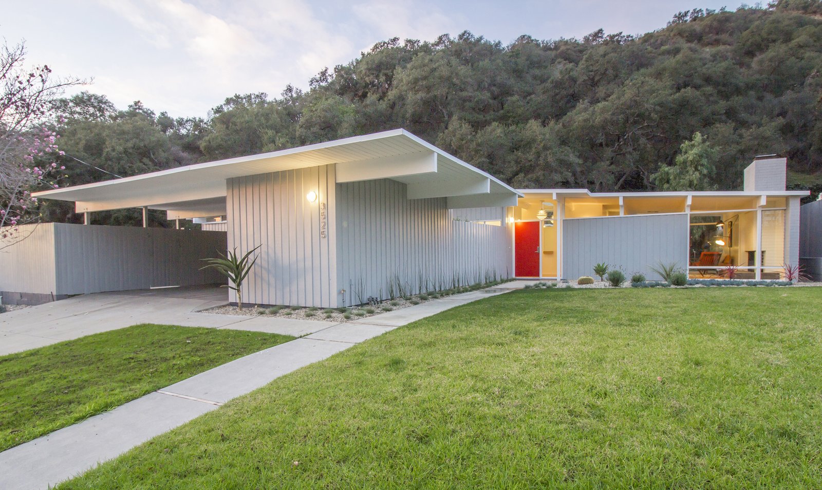 1 1954 post-and-beam midcentury home by architect David Lopez.