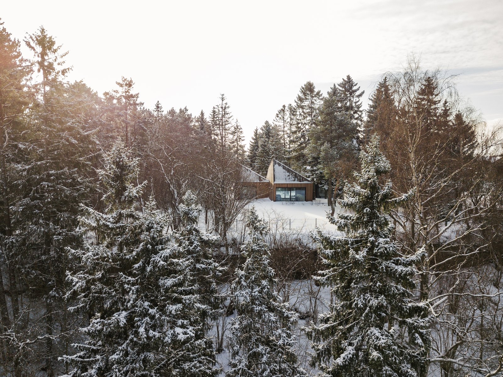 A modern forest dwelling in the village of Muraste in Estonia.