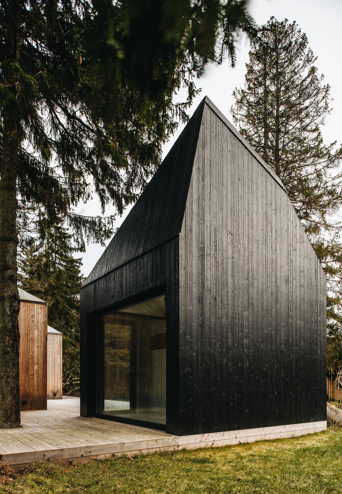 The cabin where the sauna is located was painted in black tar.