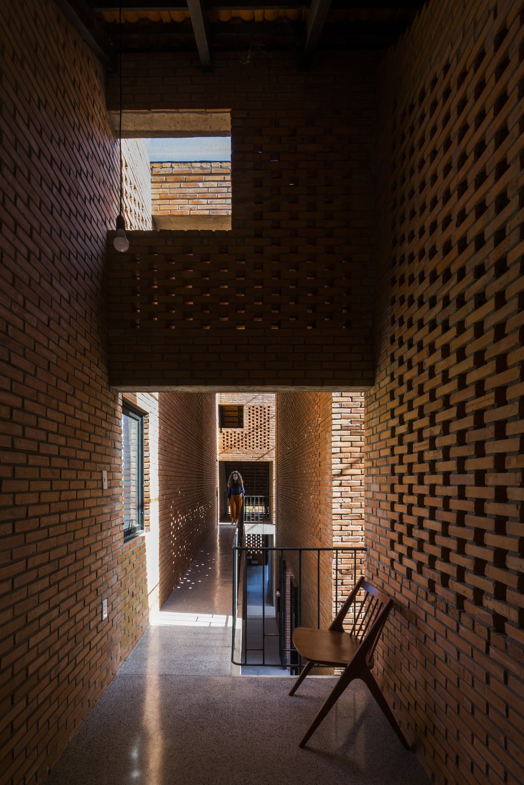 The house employs "open architecture" and passive cooling techniques.