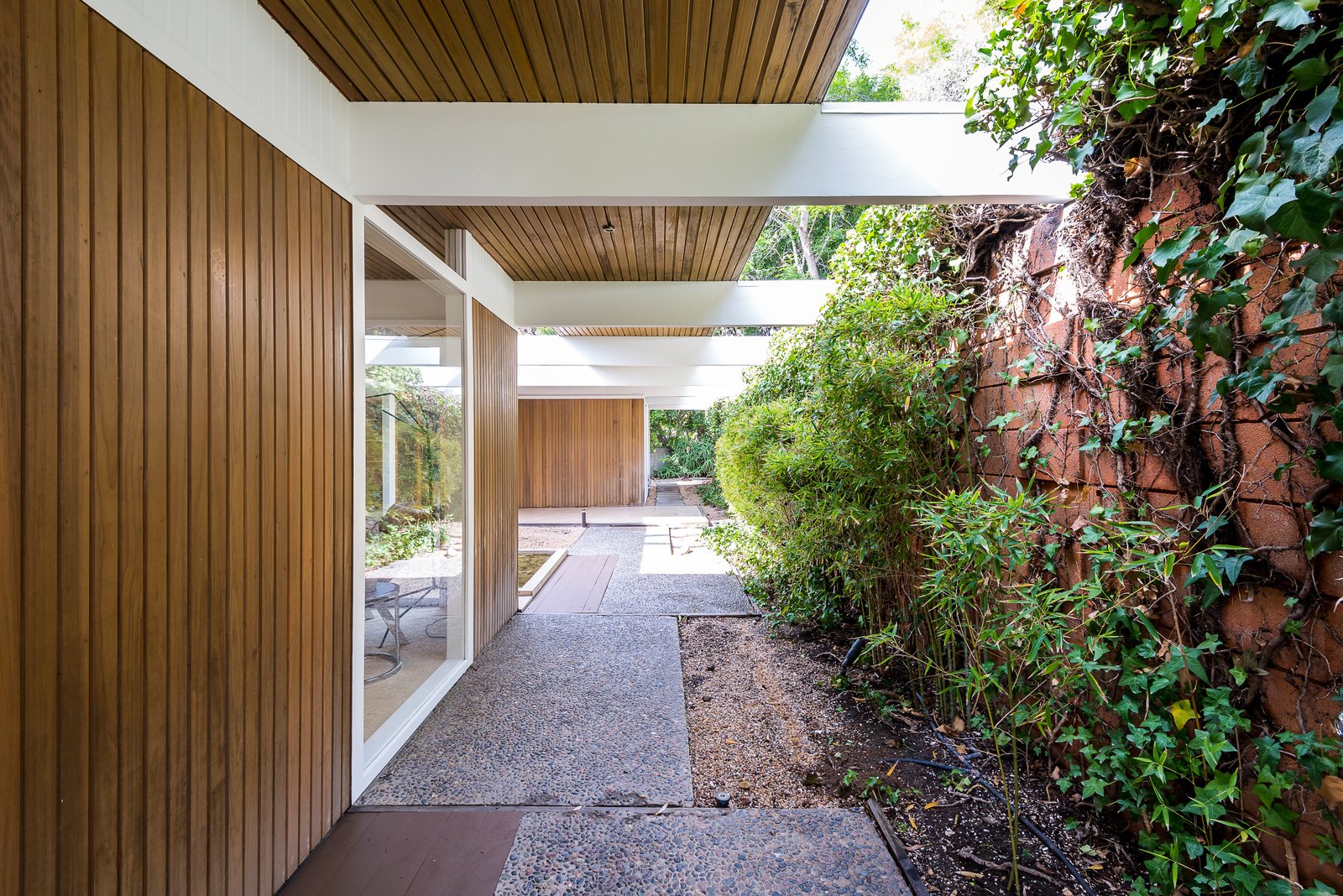 A Southern Californian Buff & Hensman with clean, midcentury lines.