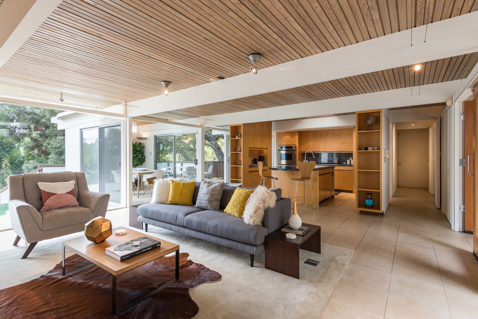 The home exemplifies the indoor-outdoor lifestyle of Southern California.