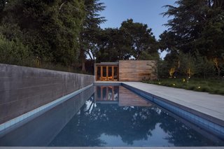 Take a Plunge Into These Enticing Modern Pools - Photo 5 of 12 -