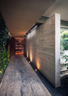 Top 4 Homes of the Week That Welcome You With Sleek Entryways - Photo 4 of 4 -