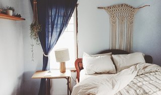 Welcome visitors with luxe bedding, like the Sand Percale Sheet Set in Emily’s guest room; Source: Emily Katz/Parachute