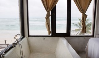 9 Beautiful Bathtubs - Photo 7 of 9 - Source: Sarah Elliott/Rip and Tan 