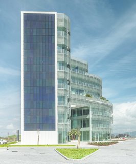 A near-to-zero-emission, LEED Gold Office Building in Tuscany - Photo 2 of 5 - Forti Holding HQ is among the biggest near-to-zero-emission building in Tuscany
