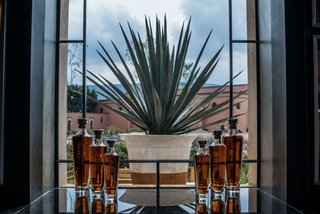 Patrón Designed a Spanish Colonial Guest House with Modern Flair - Photo 5 of 14 - Windows are strategically places to bring in natural light, provide breathtaking views and promote maximum are flow. 