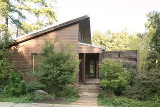 An Eco-Friendly Community Outside of Atlanta Celebrates Nature and Sustainability - Photo 6 of 10 - Modern homes with shed roofs and wood siding provide contemporary options in Serenbe.