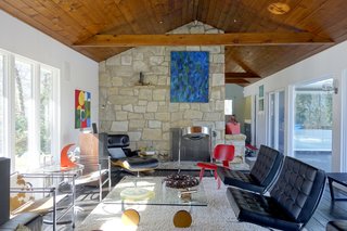 11 Modern Ranch-Style Homes - Photo 9 of 11 -