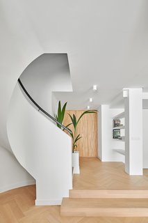 Top 4 Homes of the Week That Welcome You With Sleek Entryways - Photo 3 of 4 -