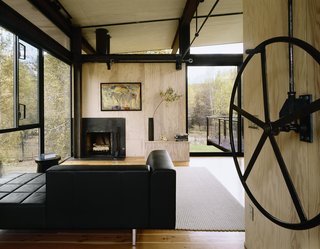 Top 5 Homes That Use Wood in Interesting Ways - Photo 4 of 5 -