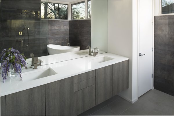Atlanta Design Economy Credits:
Architecture & Interior Design: xmetrical.com
General Contractor: Principle Builders Group
Landscape: Rapp Land Design
Photo 5 of Hardendorf modern home