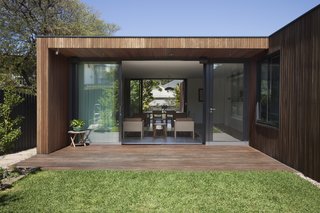 A Timber-Clad Home in Australia Is a Striking Place to Grow Old In - Photo 2 of 5 -