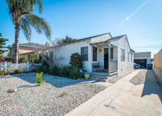 Merging Inside and Out, an L.A. Firm Modernizes a 1940s Abode - Photo 3 of 18 -