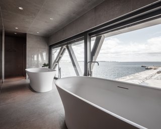 A Coal Crane Houses an Unexpected Retreat and Meeting Room in Copenhagen - Photo 7 of 10 -