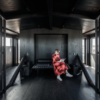 A Coal Crane Houses an Unexpected Retreat and Meeting Room in Copenhagen - Photo 4 of 10 -