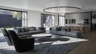 Sliding-Glass Pavilions Transform a Renovated Melbourne Home - Photo 7 of 10 -