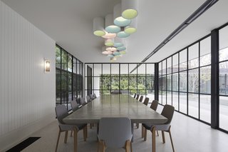 Sliding-Glass Pavilions Transform a Renovated Melbourne Home - Photo 5 of 10 -