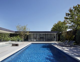 Sliding-Glass Pavilions Transform a Renovated Melbourne Home - Photo 4 of 10 -