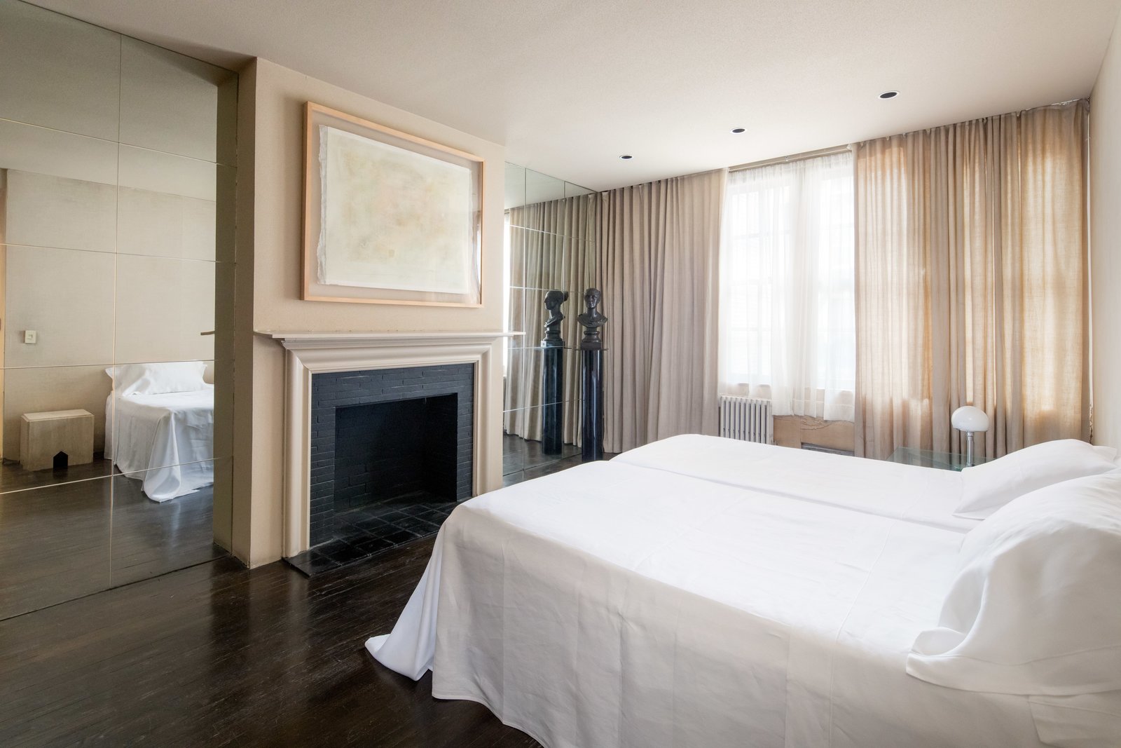 Each of the three bedrooms has an en-suite bathroom.