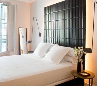 Located in the "Art Nouveau" district of Barcelona, guests are treated to open modern spaces.