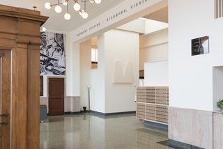 A Historic U.S. Post Office Is Transformed Into a Digital Agency’s New Modern Office - Photo 2 of 15 -