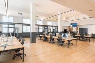 A Historic U.S. Post Office Is Transformed Into a Digital Agency’s New Modern Office - Photo 9 of 15 -