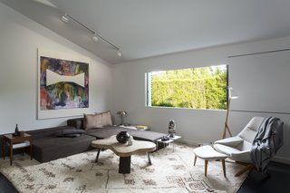 Top 5 Homes of the Week With Stunning Black, White, and Gray Facades - Photo 8 of 10 -